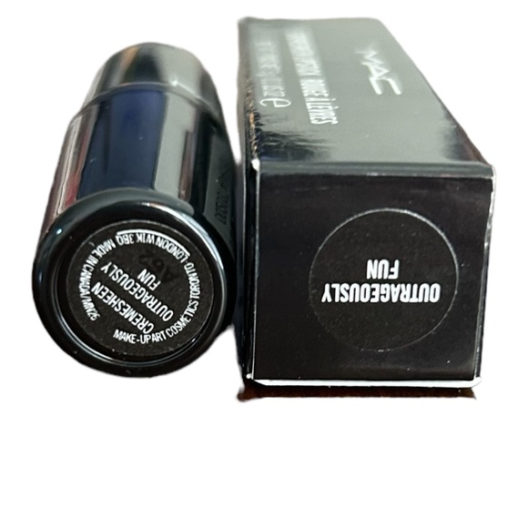 MAC CREMESHEEN LIPSTICK OUTRAGEOUSLY FUN GLAMOUR DAZE NEW IN BOX - Picture 2 of 6